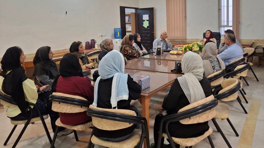 نقد و بررسی کتاب «راهبر زندگی خود باشید» در کتابخانه آیتالله وحید بهبهانی