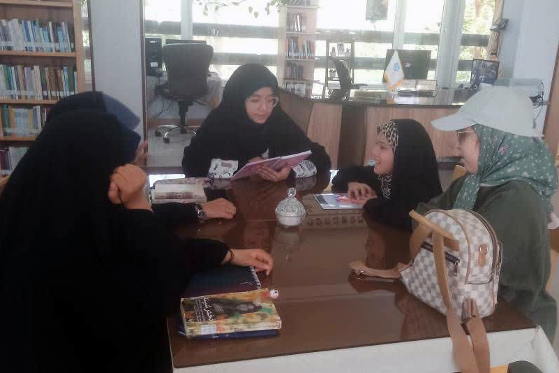 بازی با الفبا تا حکایت‌های مثنوی در کتابخانه علامه دلیجانی شهر دلیجان