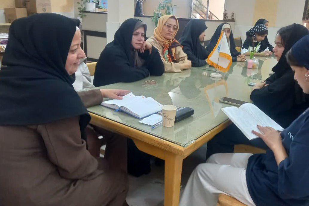 آموزش، فرهنگ و هنر در کتابخانه امام خمینی (ره) کرهرود شهر اراک