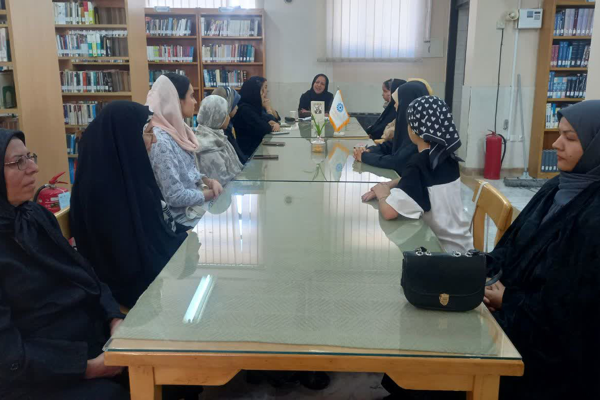 آموزش، فرهنگ و هنر در کتابخانه امام خمینی (ره) کرهرود شهر اراک