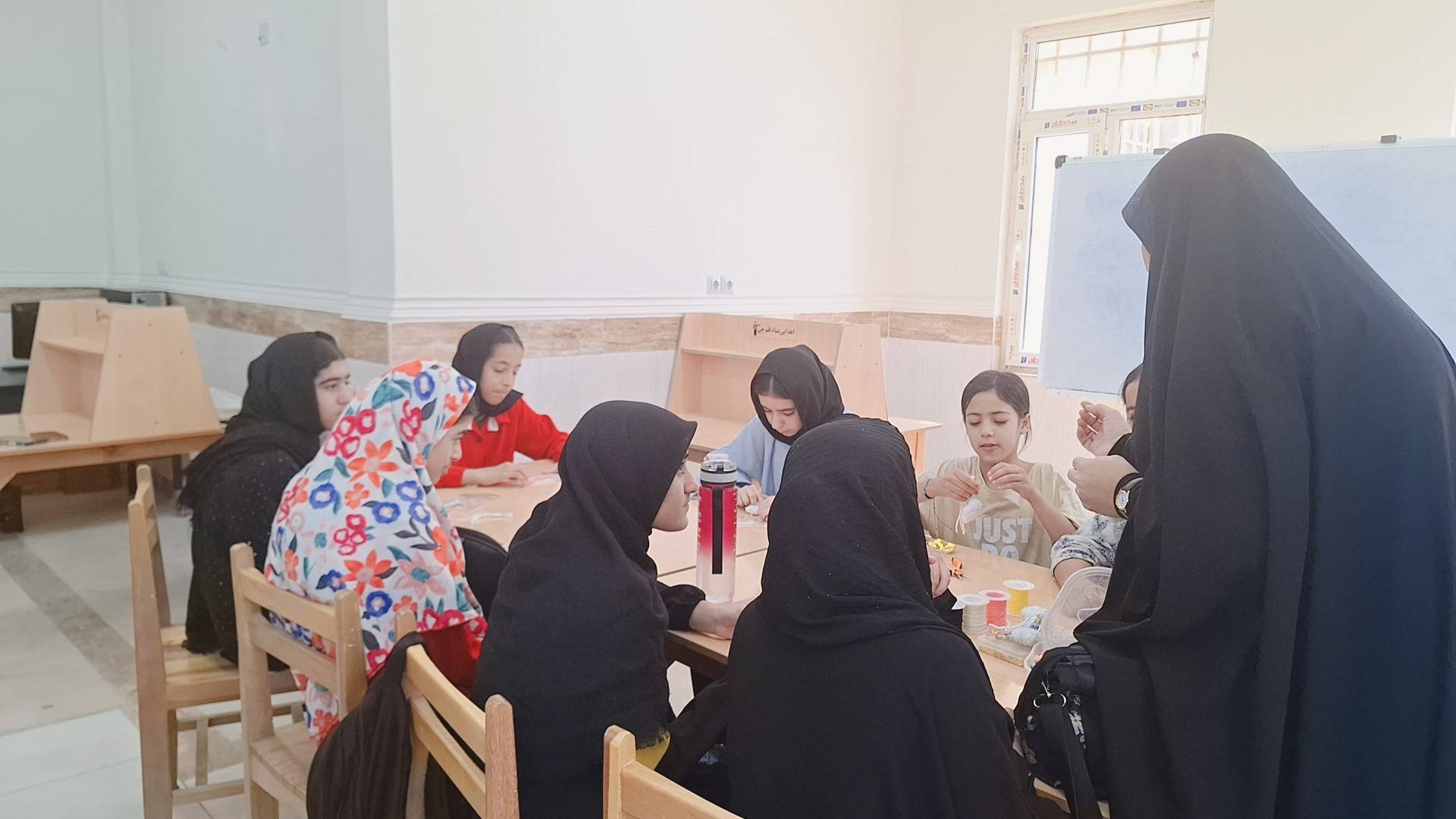 کارگاه آموزشی «ساخت اکسسوری» در کتابخانه قلم‌چی خرمشهر برگزار شد