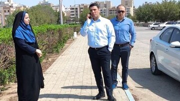 بازدید شهردار منطقه ۲ اهواز از کتابخانه مرکزی خوزستان