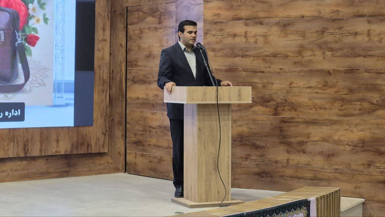 تأکید بر کار جهادی و توجه به دغدغههای کارکنان