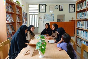 کتابخانه شهدای کردآباد کارگاه‌های قرآن و کاردستی برگزار کرد
