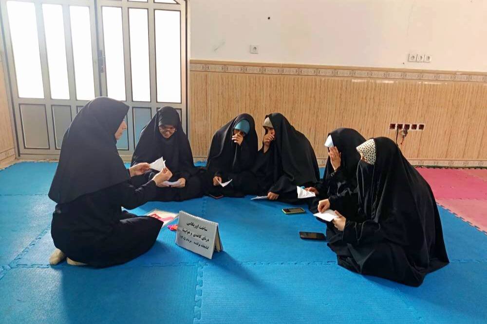 از معرفی کتاب و آموزش اوریگامی تا نمایشگاه کتاب و صنایع‌دستی در مسجد جامع نوکنده