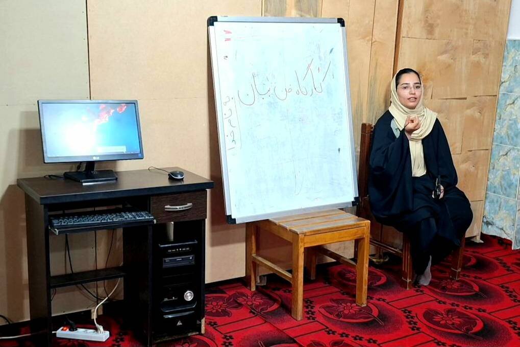 کتابخانه سیداحمد خمینی صفی‌آباد کارگاه فن بیان برگزار کرد