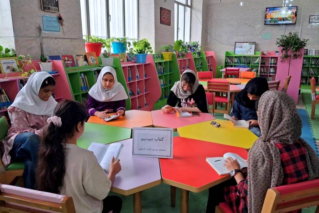کتابخانه بوستان کتاب کردکوی نشست‌های مطالعاتی برگزار کرد