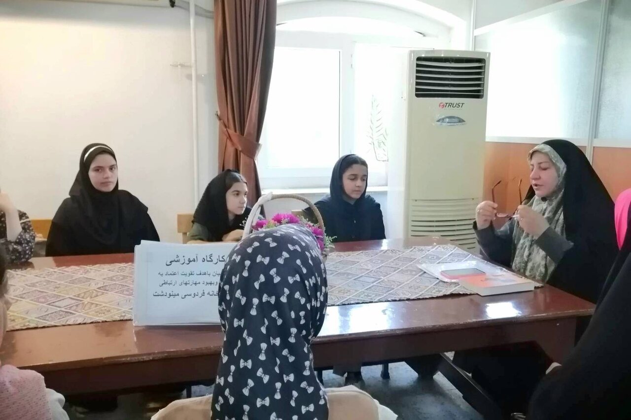 کتابخانه فردوسی مینودشت کارگاه فن بیان برگزار کرد