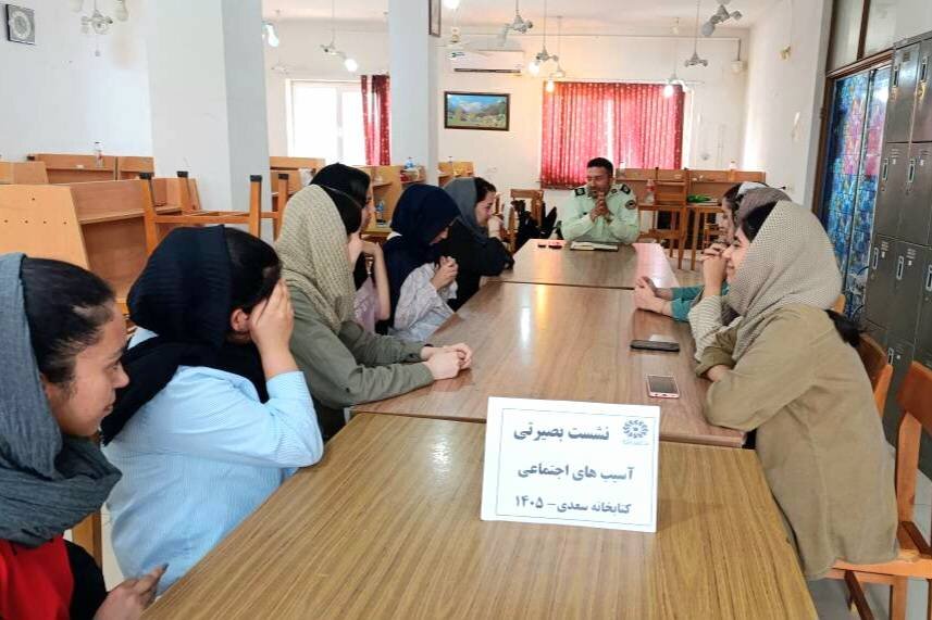 برگزاری رنگ‌آمیزی، کتاب‌خوانی و نشست بصیرتی در کتابخانه سعدی ترکمن