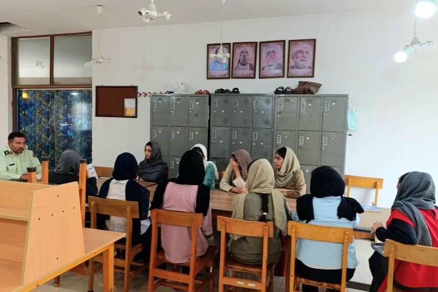 برگزاری رنگ‌آمیزی، کتاب‌خوانی و نشست بصیرتی در کتابخانه سعدی ترکمن