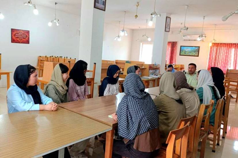 برگزاری رنگ‌آمیزی، کتاب‌خوانی و نشست بصیرتی در کتابخانه سعدی ترکمن