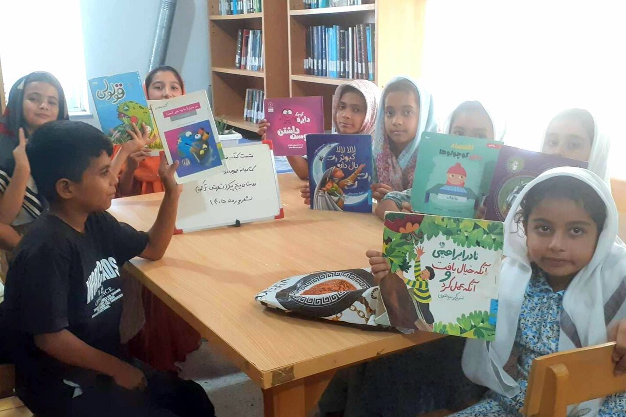 کتابخانه دولت‌محمدبال‌قزل پنج‌پیکر برنامه‌های فرهنگی هفته دولت را اجرا کرد