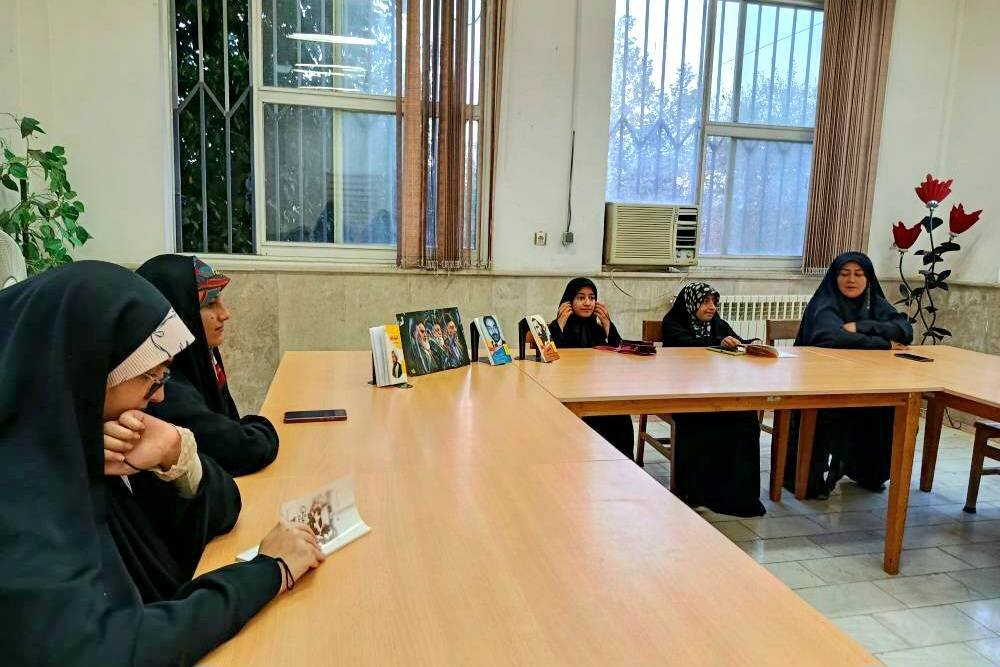 کتابخانه نوکنده با جمعخوانی و پاتوق گفتوگو، هفته دولت را گرامی داشت