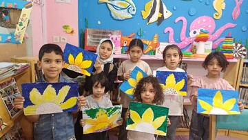 استقبال کودکان از کلاس‌های فرهنگی و هنری کتابخانه حضرت سیدالشهدا