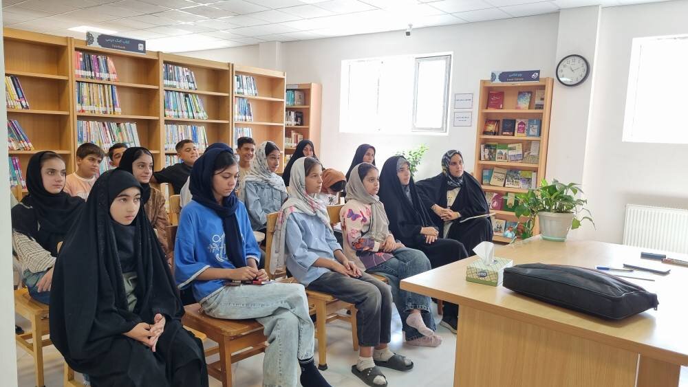 نسخهای برای آرامش؛ توانمندسازی نوجوانان در مقابله با استرس در کتابخانه آیتالله خامنهای سنخواست