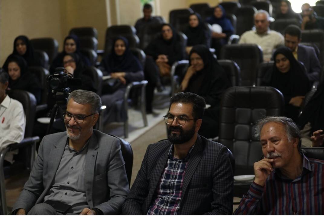 «از کتابخانه تا صحنه»؛ تورقی بر کتاب زندگی استاد یدالله آقاعباسی