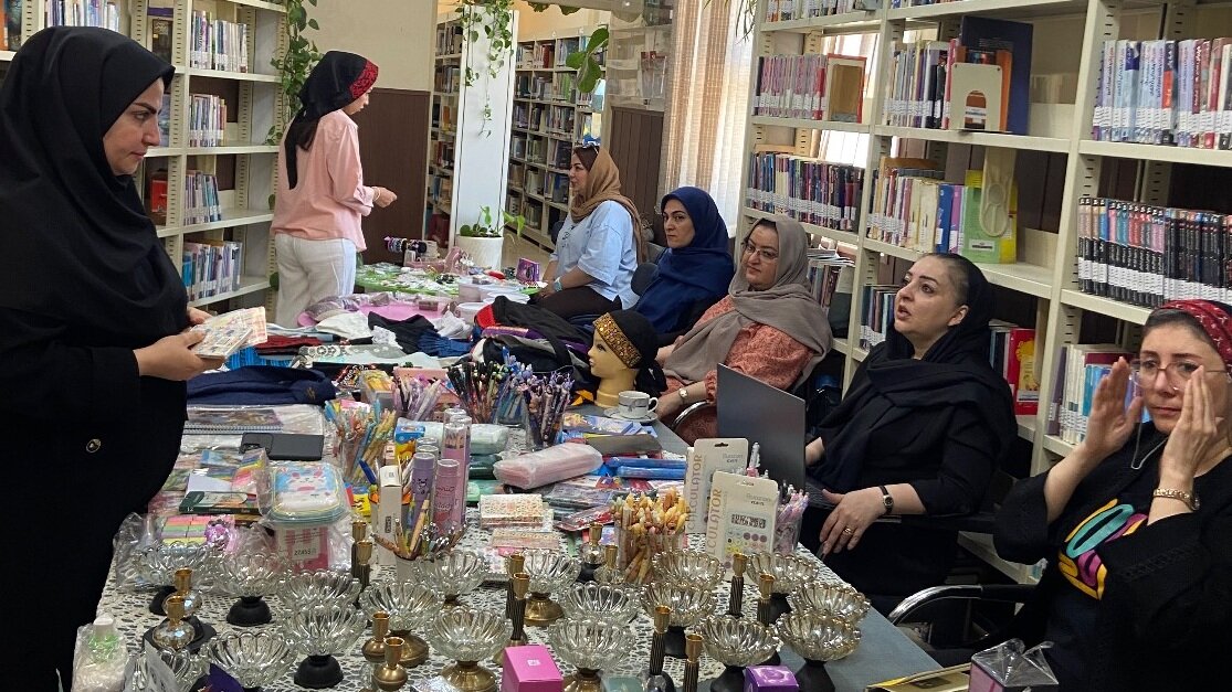 نمایشگاه کسبوکارهای کوچک در کتابخانه شهید چمران تهران