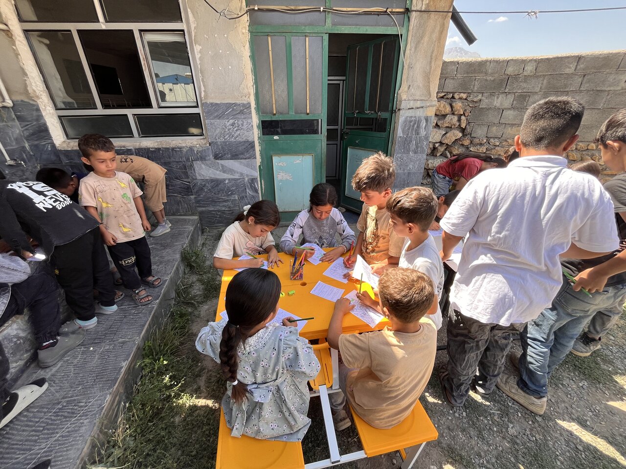 اعزام کاروان کتابخوانی «هم‌خوان» به روستای عشایرنشین «باوان»
