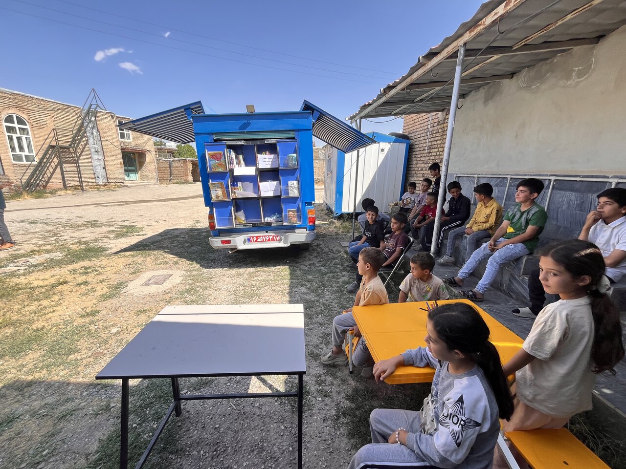 اعزام کاروان کتابخوانی «همخوان» به روستای عشایرنشین «باوان»