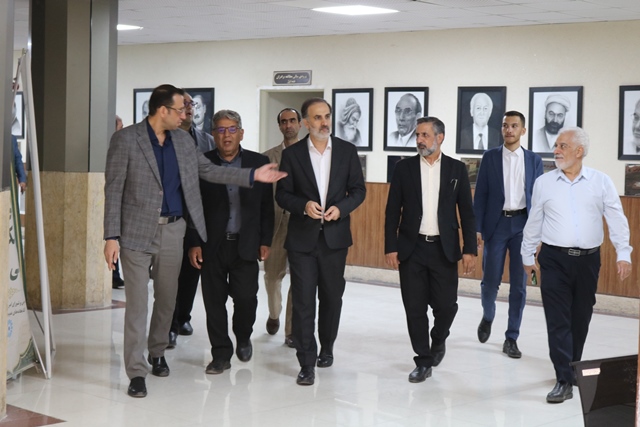 بازدید معاون وزیر فرهنگ و ارشاد اسلامی از کتابخانه مرکزی سمنان
