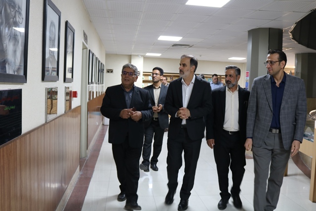 بازدید معاون وزیر فرهنگ و ارشاد اسلامی از کتابخانه مرکزی سمنان