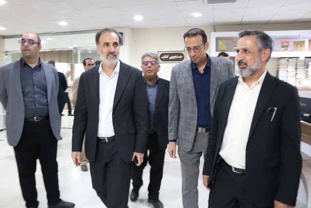 بازدید معاون وزیر فرهنگ و ارشاد اسلامی از کتابخانه مرکزی سمنان