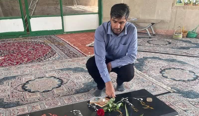 تجدید میثاق با آرمان‌های شهدا در آیین غبارروبی و عطرافشانی گلزار مطهر