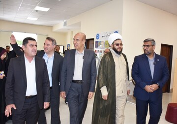 کتابخانه عمومی شهدای هماشهر