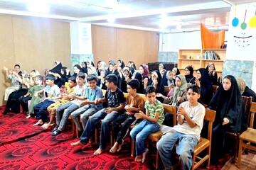 جشن هفته وحدت در کتابخانه عمومی صفی‌آباد برگزار شد