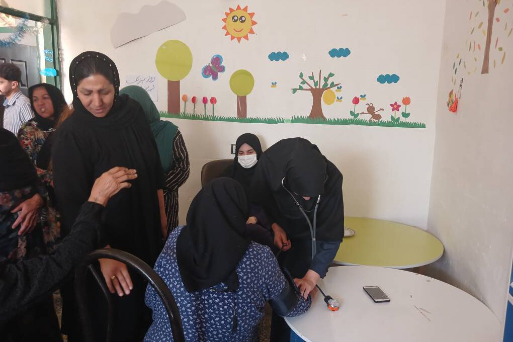 کتابخانه شهید حاج صارم طهماسبی آبدانان، میزبان خدمات درمانی رایگان شد