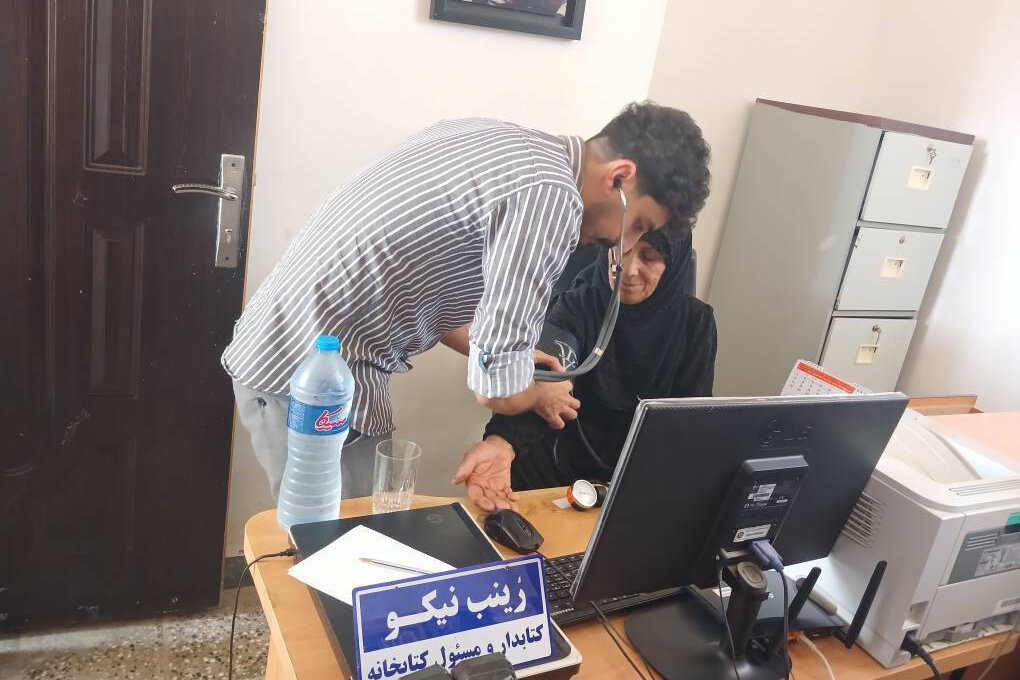 کتابخانه شهید حاج صارم طهماسبی آبدانان، میزبان خدمات درمانی رایگان شد
