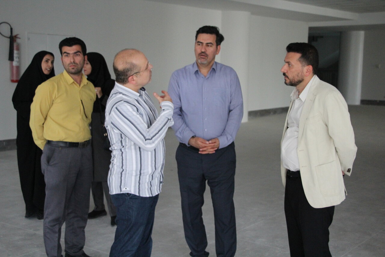 پیگیری تجهیزات و روند تکمیل کتابخانه مرکزی اراک؛ تأکید بر استانداردهای روز و تسریع در بهره‌برداری