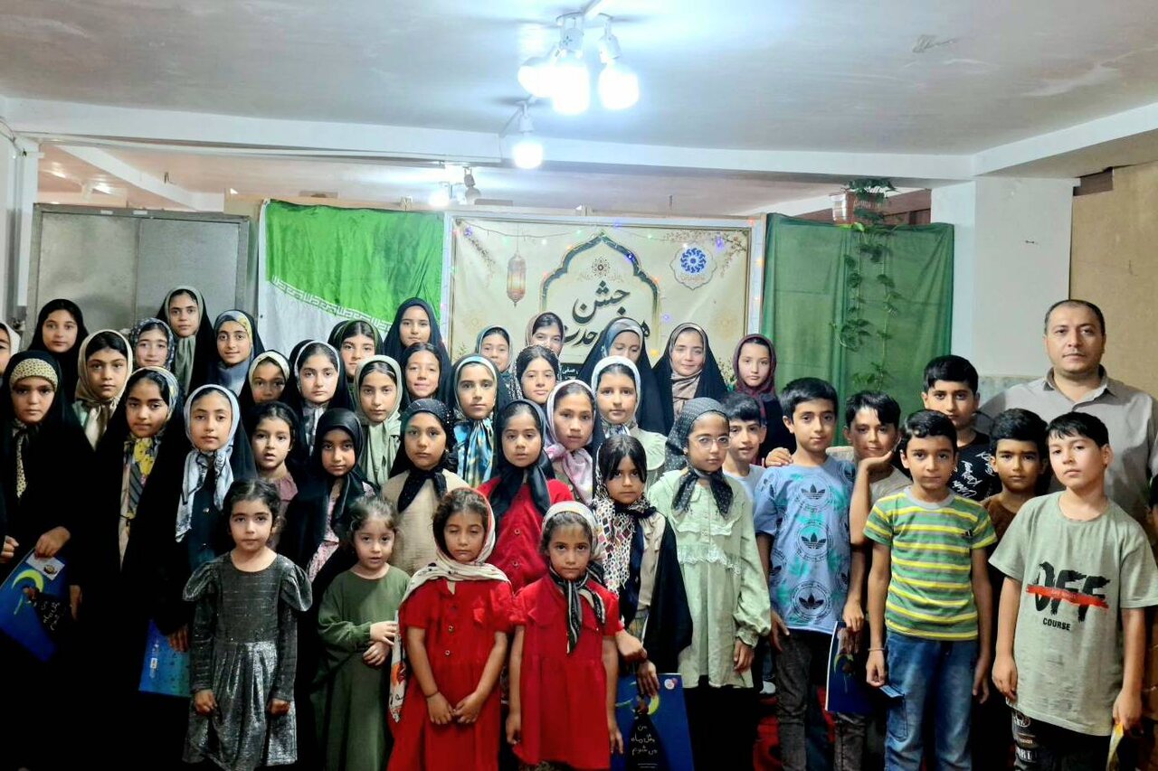 جشن هفته وحدت در کتابخانه عمومی صفی‌آباد برگزار شد