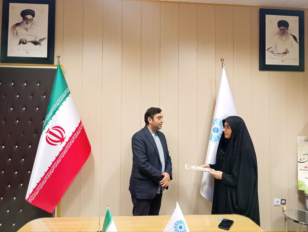 آیین تکریم و معارفه مدیر کتابخانه آیت‌الله خامنه‌ای قم برگزار شد