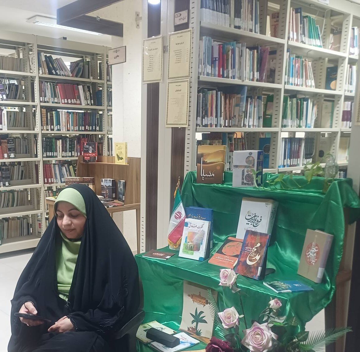 محفل شعرخوانی «ماه مجلس» در کتابخانه مرکزی مشهد برگزار شد