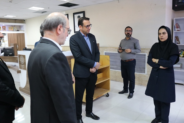 حضور مشاور عالی وزیر فرهنگ و ارشاد اسلامی در کتابخانه مرکزی سمنان؛ تأکید بر توسعه فضاهای نوین کتابخانهای و ارتقای فرهنگ مطالعه