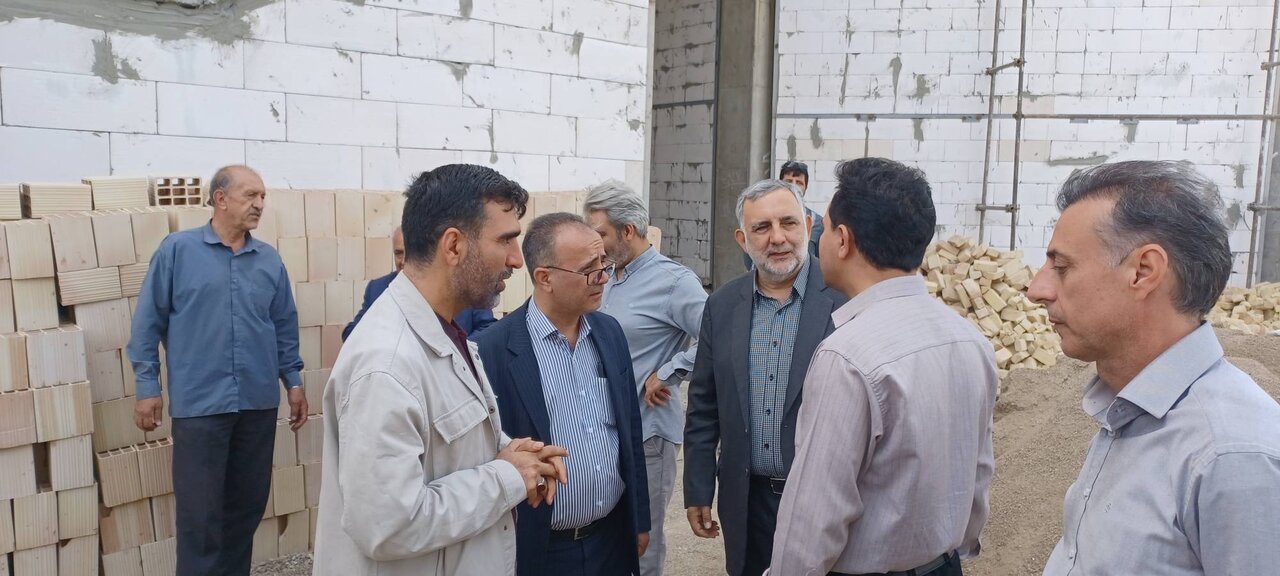 بازدید معاون فرهنگی وزیر فرهنگ و ارشاد اسلامی از روند ساخت کتابخانه‌ درجه یک شهرستان ابهر