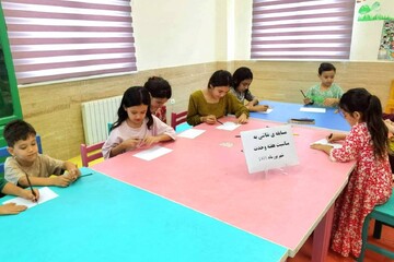 کودکان و نوجوانان گنبدی با کتاب و نقاشی به استقبال وحدت رفتند