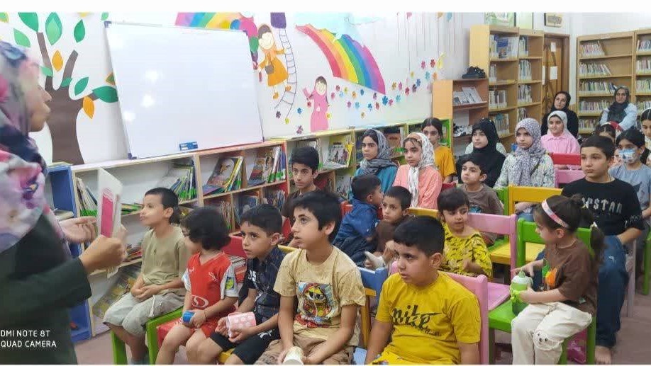اجرای برنامه فرهنگی «نگین خاتم» ویژه گروه سنی کودک در کتابخانه علامه شیخ شوشتری
