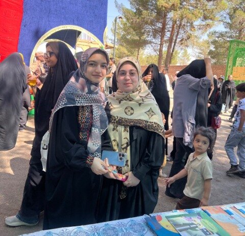 برپایی غرفه کتابخانه عمومی مرحوم ترابی موسوی در همایش بزرگ پیاده‌روی خانوادگی زنگی‌آباد