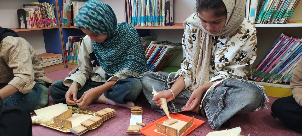 جشنواره «کلبه شکلاتی» با حضور کودکان و نوجوانان در کتابخانه آیت‌الله حائری کرفس