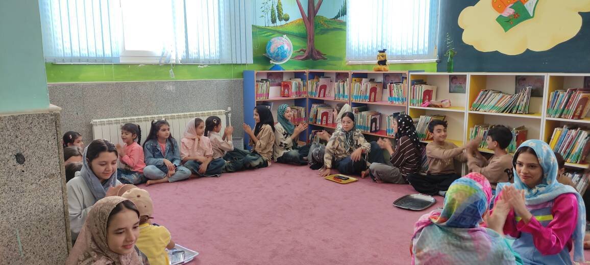 جشنواره «کلبه شکلاتی» با حضور کودکان و نوجوانان در کتابخانه آیت‌الله حائری کرفس
