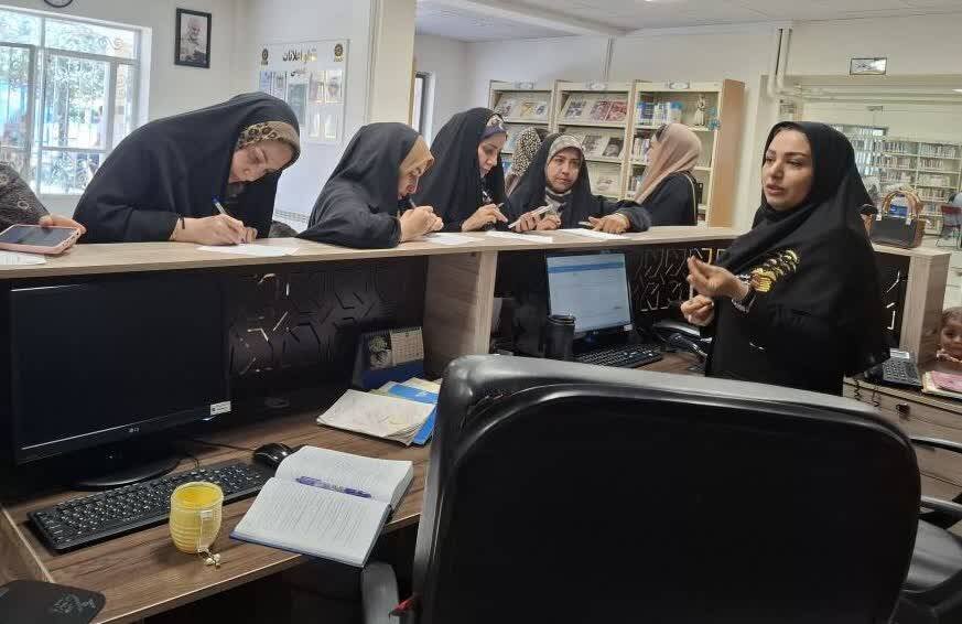 استقبال خانوادههای همدانی از کارگاه ترویج مطالعه در کتابخانه فرهنگیان