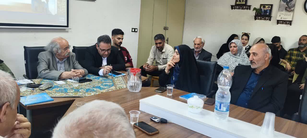 نشست نقد و بررسی کتاب «پایان انتظار» در پاکدشت