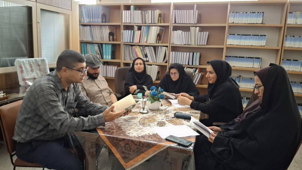 نشست کتابخوان «به یاد دولتمردان شهید» در کتابخانه‌های عمومی مازندران برگزار شد