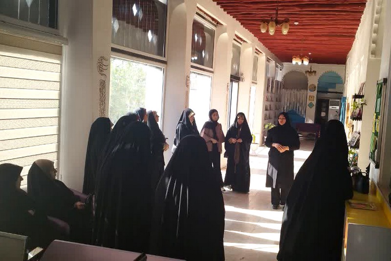 «مدرسه گردشگری نومو» در کتابخانه عمومی مصلحیان بوشهر برگزار شد