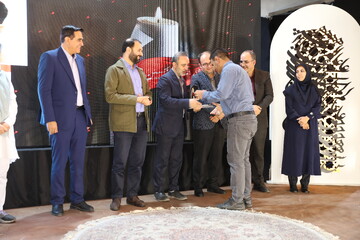 نخستین سوگواره ملی عاشورایی «نذر شعر» در کتابخانه مرکزی پارک شهر برگزار شد
