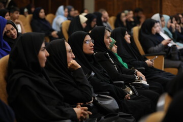 نخستین سوگواره ملی عاشورایی «نذر شعر» در کتابخانه مرکزی پارک شهر برگزار شد