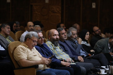 نخستین سوگواره ملی عاشورایی «نذر شعر» در کتابخانه مرکزی پارک شهر برگزار شد