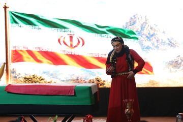 نخستین سوگواره ملی عاشورایی «نذر شعر» در کتابخانه مرکزی پارک شهر برگزار شد